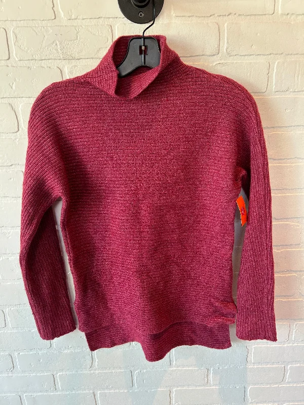 Sweater By Clothes Mentor In Red, Size: M